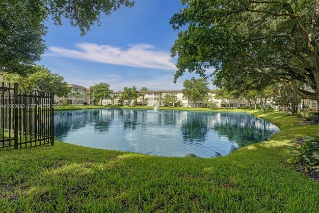 Foto del edificio - 3430 NW 52nd Ave