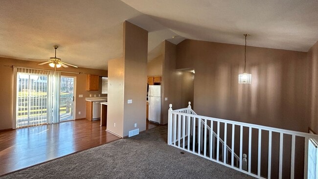 Building Photo - 3 bedroom house with large fenced in yard