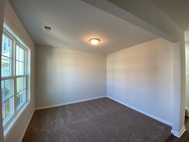 Building Photo - 464 Grantham Ct