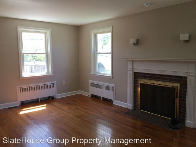 Building Photo - 3 br, 1 bath House - 616 March St
