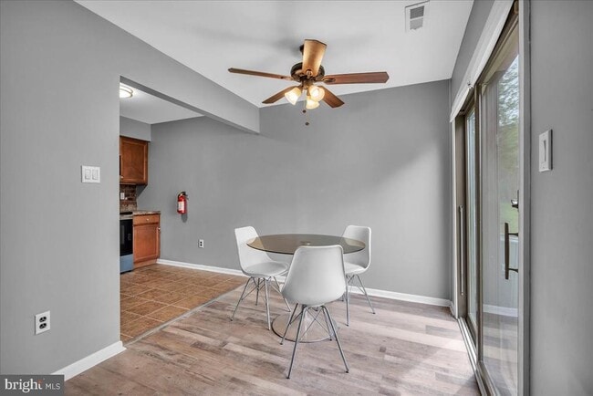 Building Photo - 422B Willow Turn