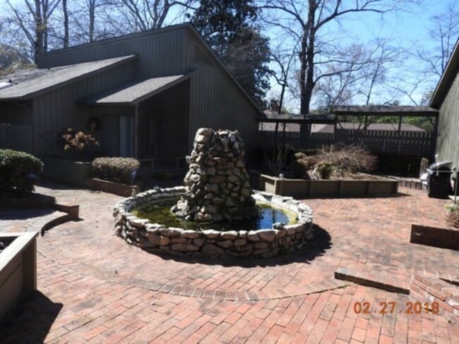 Building Photo - 1505 Westlawn Ave