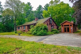 Building Photo - 998 Bedford Rd