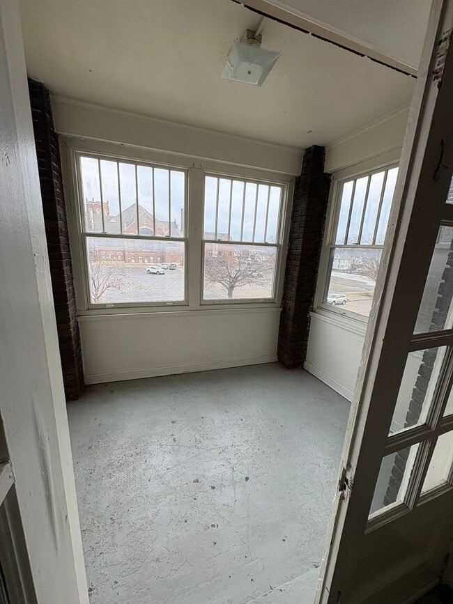 Foto del edificio - 608 Wellington St