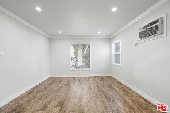 Building Photo - 8554 Alcott St