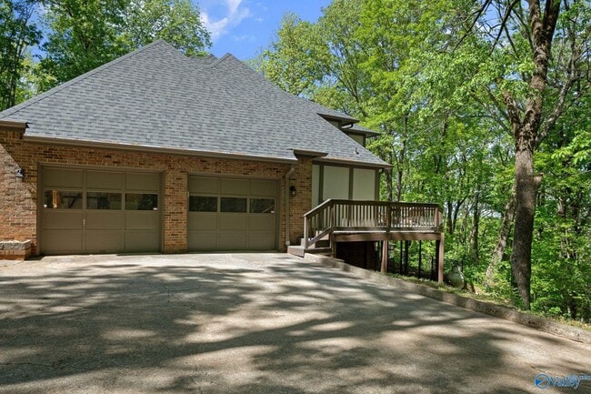 Building Photo - 511 Rainbow Dr