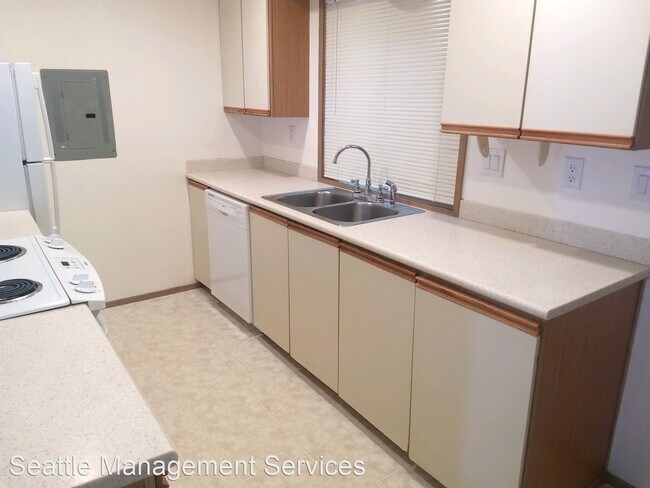Foto del edificio - 9525 Firdale Ave