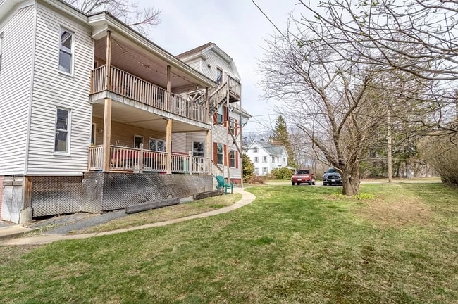 Building Photo - 315 Elm St