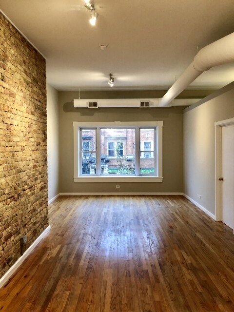 Foto del edificio - 3136 W Montrose Ave