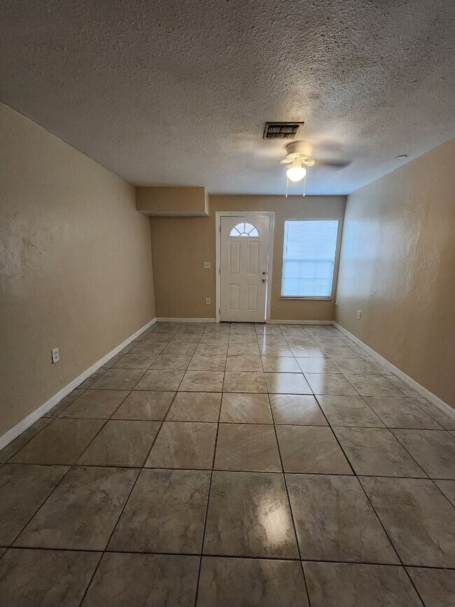 Building Photo - Two bedroom one bath duplex - Fort Meade
