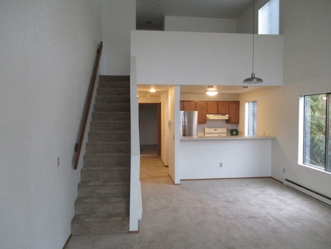 Building Photo - 2015 13th Ave W
