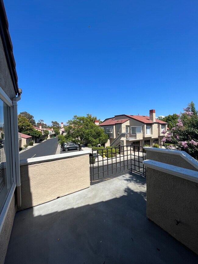 Foto del edificio - 195 Stanford Ct