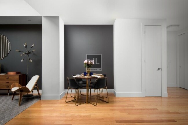 Building Photo - Luxury Loft with Private Terrace in Tribeca