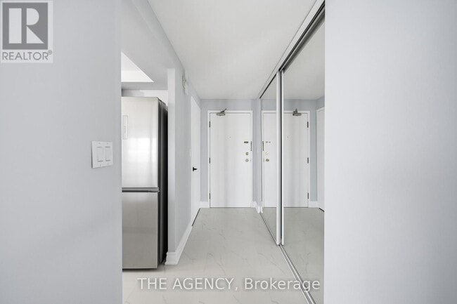 Photo du bâtiment - 90 Dale Ave