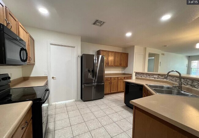 Building Photo - 5926 E Cedarbird Dr