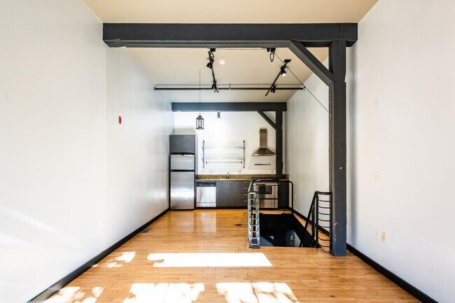 Building Photo - Urban Apartment at Pierpont Lofts with Res...