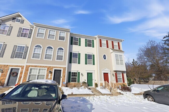 Photo - Unbeatable location near Lake Ridge Park and Marina, offering boating, fishing, wildlife and bird... Townhome