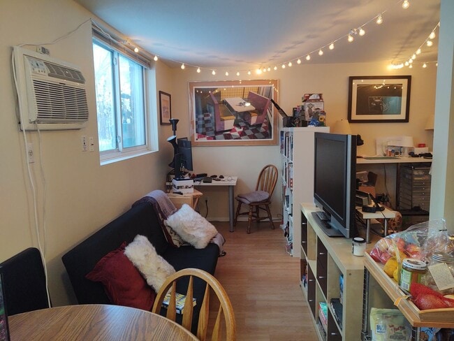 Interior Photo - 2440