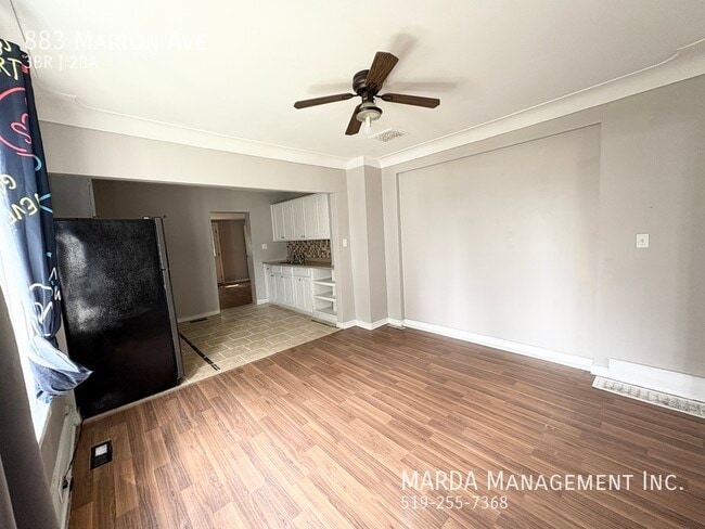 Building Photo - CHARMING 3 BED/2 BATH TOWNHOUSE - WALKERVILLE PLUS HYDRO & GAS!