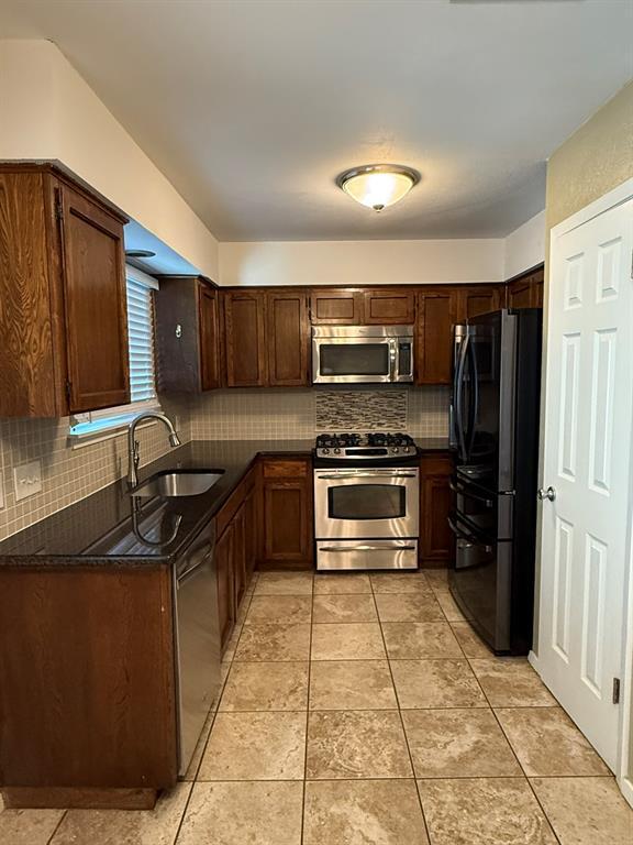 Building Photo - 7405 Ceylon Ct