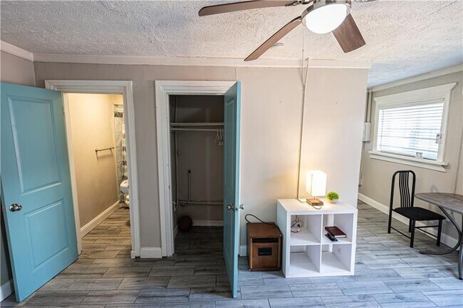 Foto del edificio - 235 Walnut St NW