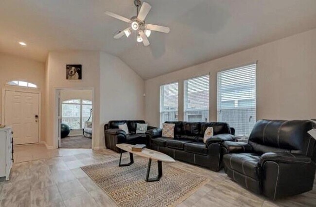 Building Photo - 12705 Pirate Bend Dr