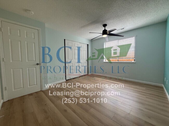 Foto del edificio - Beautiful 2 Bedroom House Available for im...