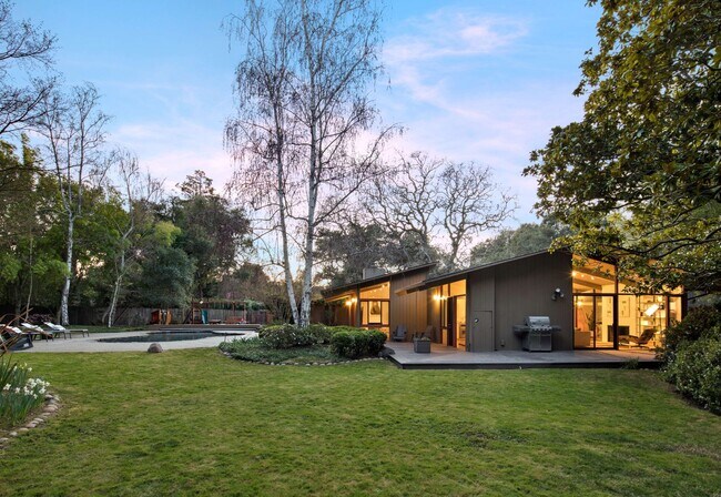 Building Photo - Gorgeous Atherton Home with lush landscaping.
