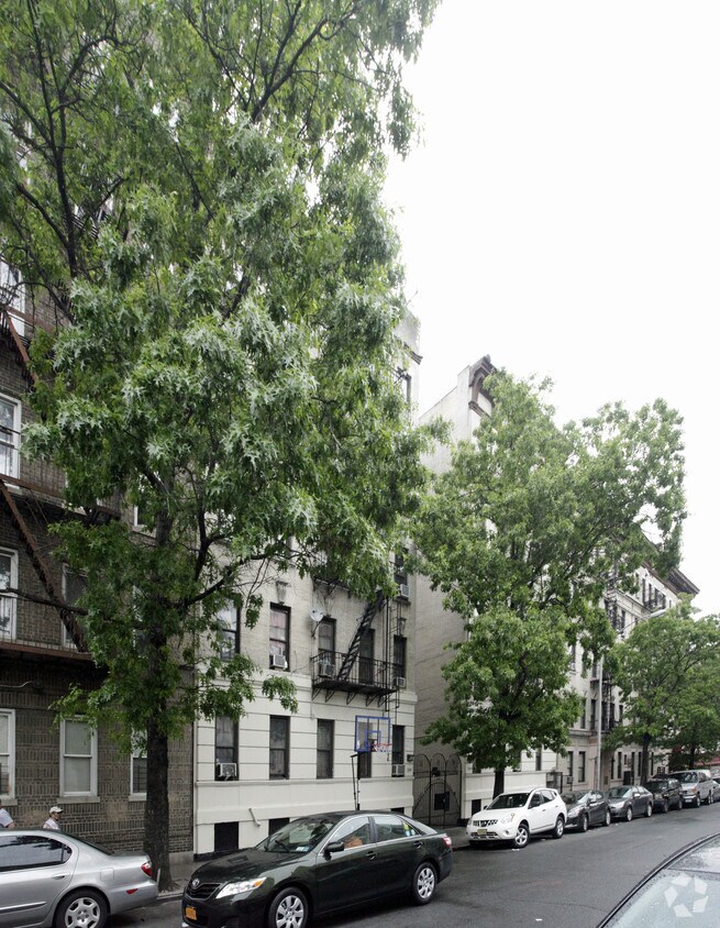 CON 557 171st ¡St - 557 W 171st St