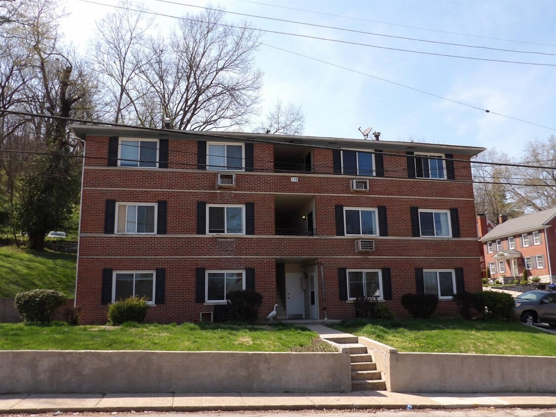 Primary Photo - 720 Woodland Ave