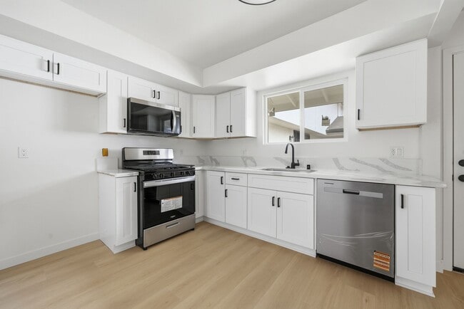 Building Photo - 1172 N Shattuck St