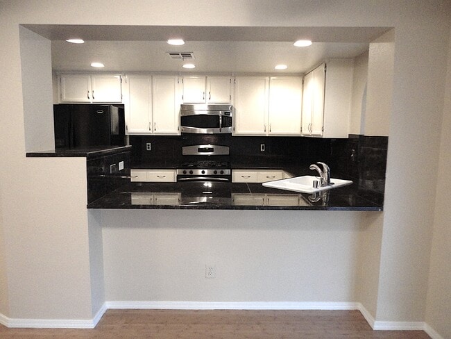 Building Photo - 1474 Lodgepole Dr