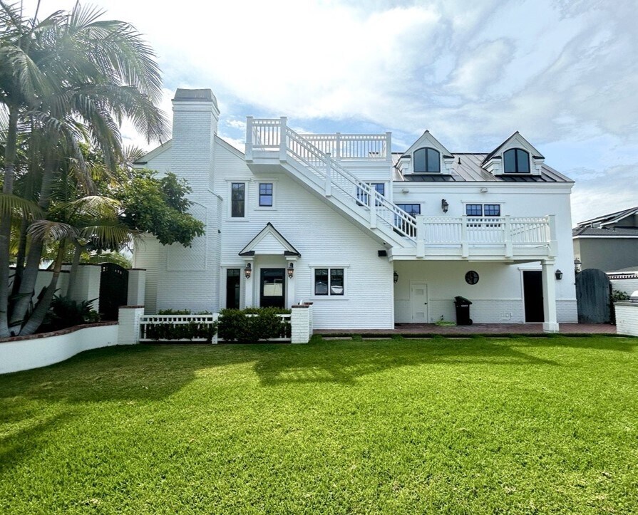 Primary Photo - 1551 Miramar Dr
