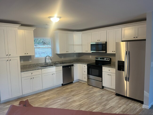 Foto del edificio - 902 NE Hickory Level Rd