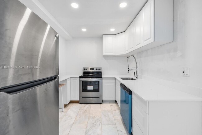 Foto del edificio - 780 NE 69th St