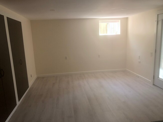 2 closets - 17 San Gabriel Dr