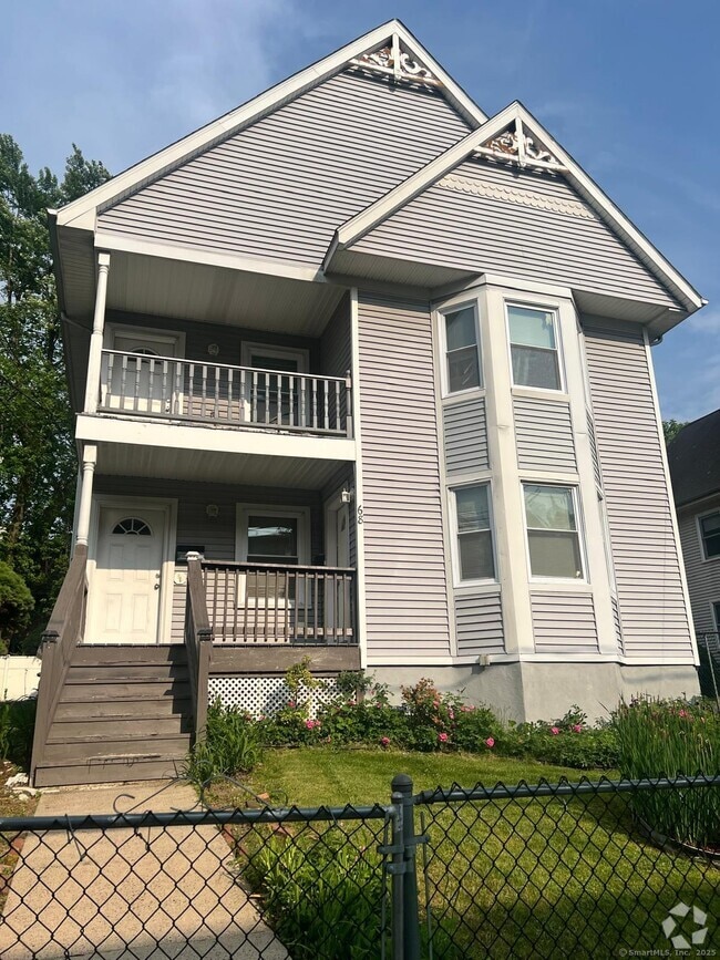 Building Photo - 68 Green St