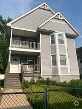 Building Photo - 68 Green St