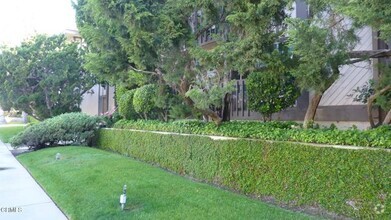 Building Photo - 500 S Oak Knoll Ave