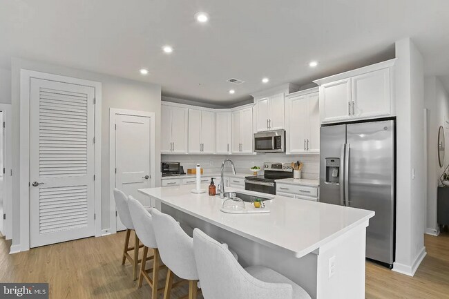 Building Photo - 1675 Bandit Loop