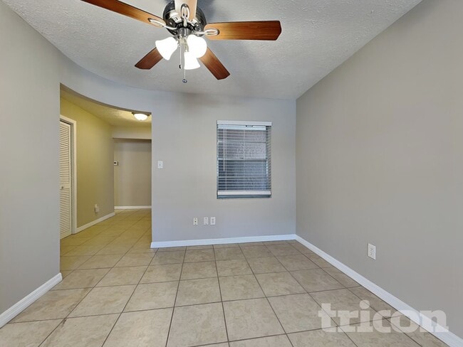 Building Photo - 1928 W Clinton St