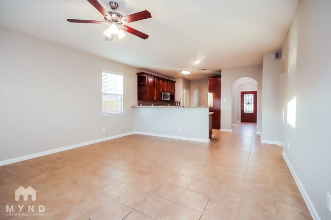 Foto del edificio - 6510 Pine Tree Dr