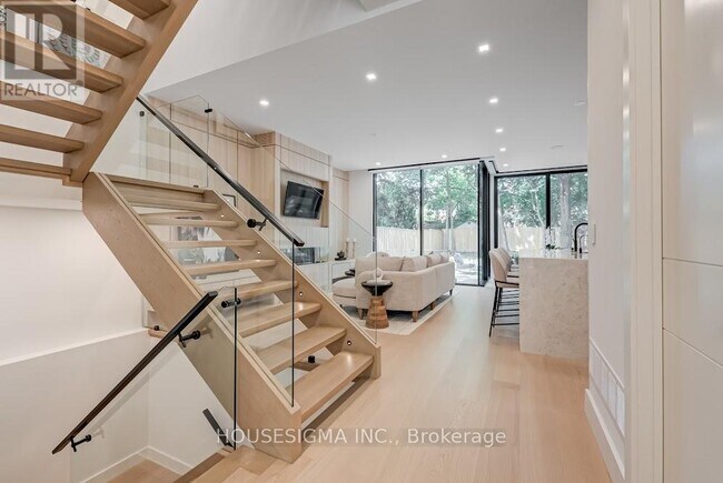 Photo du bâtiment - 188 Duplex Ave