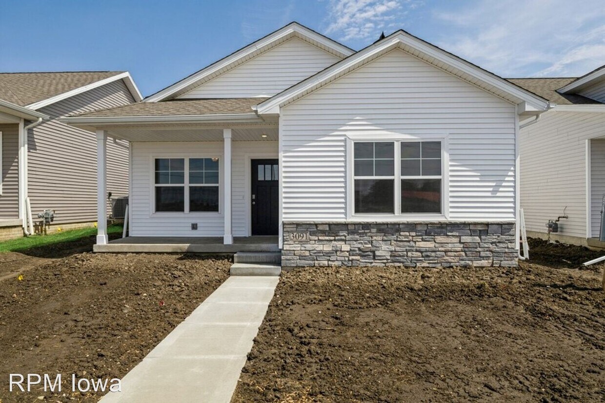 2 br, 2 bath House 3089 NW Irvinedale Drive House Rental in Ankeny