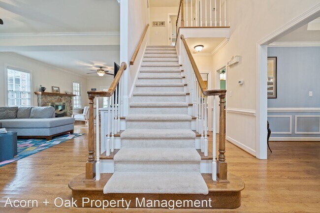 Building Photo - 4 br, 3.5 bath House - 303 Hardscrabble Drive