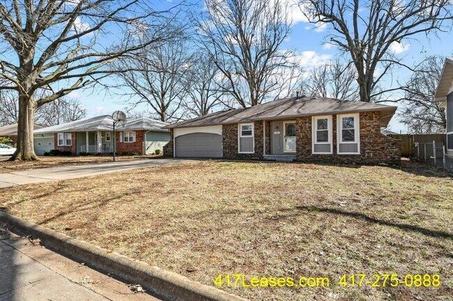 Building Photo - 810 E Rosebrier St