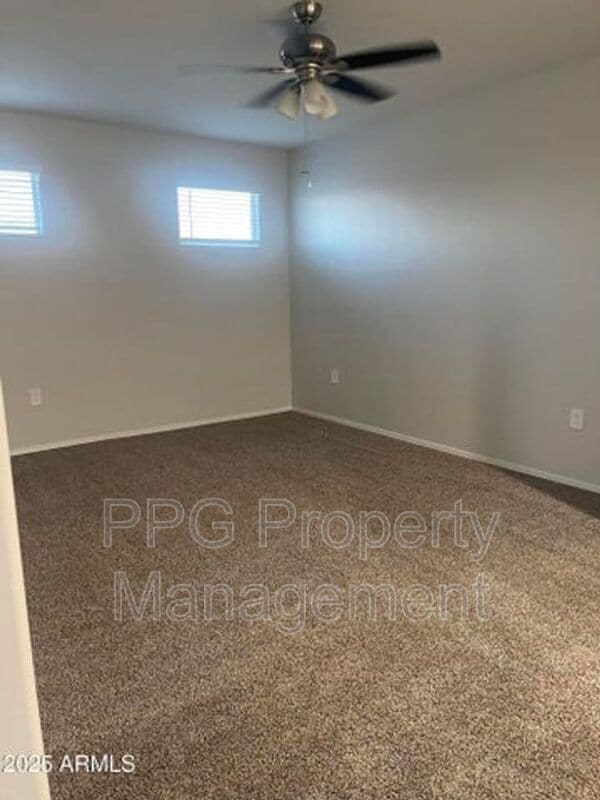Foto del edificio - 4607 W Basil Ave