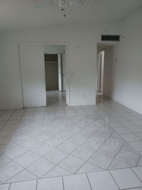 Building Photo - 7481 N Rasmussen Ave