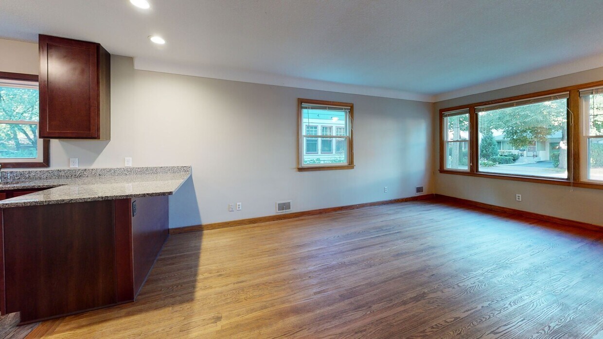 Foto principal - 1078 18th Ave SE