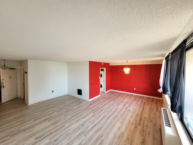 Living room - 3703 S George Mason Dr